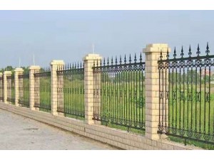 北京定做铁艺栏杆铁艺围栏哪家的技术最专业？