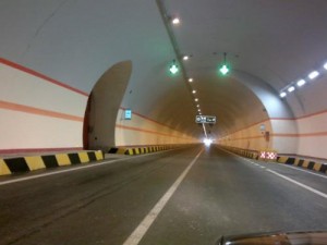 公路隧道防火分割的分区