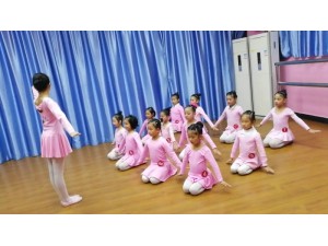 三水婧姿舞蹈中心 少儿拉丁舞中国舞培训考级