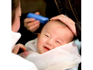 北京明星宝贝现场制作纯胎发胎毛笔脐带章免费理胎毛