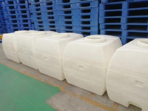 自贡市塑料立式车载水箱厂