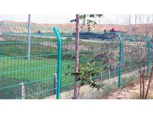 武汉现货弯头绿色钢丝网双边丝护栏网报价
