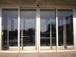 河西区专业安装肯德基玻璃门钢化玻璃门感应玻璃门制作厂家