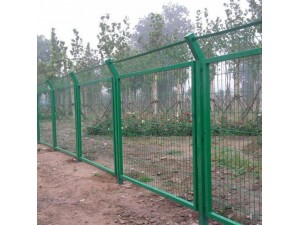武汉㓎塑围栏网生产厂家 㓎塑钢丝网护栏网价格实惠经济耐用