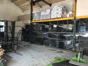 苏州厂家批发轻钢龙骨、阻燃板、多层板、石膏板木工板