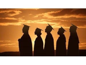 自考哪些专业学校不考数学和英语 多久可以拿证毕业