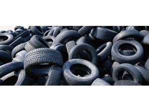 大量回收废轮胎　钢丝胎