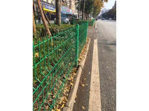 武汉护栏网围栏网厂家现货供应市政花坛钢丝网围栏