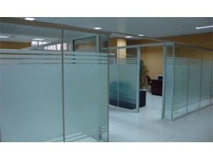 北京安装卫生间玻璃隔断墙西城区玻璃镜子安装