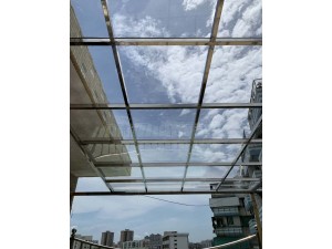 广州玻璃雨棚安装 广州雨棚搭建 广州哪里做遮雨棚