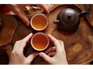 绿茶与红茶哪个更适合高血压的人