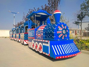 长沙景区迷你观光轨道小火车骑跨式旅游燃油小火车游乐设备厂家