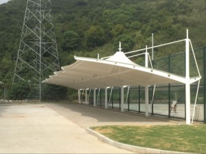 青浦区钢结构膜伞形停车蓬-景观冒顶汽车停车蓬 膜伞设计