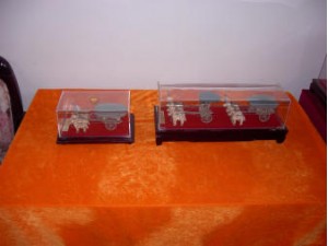 落地大鼎摆件，西安铜车马工艺品，会议铜车马摆件