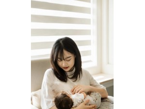 提供深圳奶妈 月嫂 育儿嫂 奶妈母乳喂养小宝宝